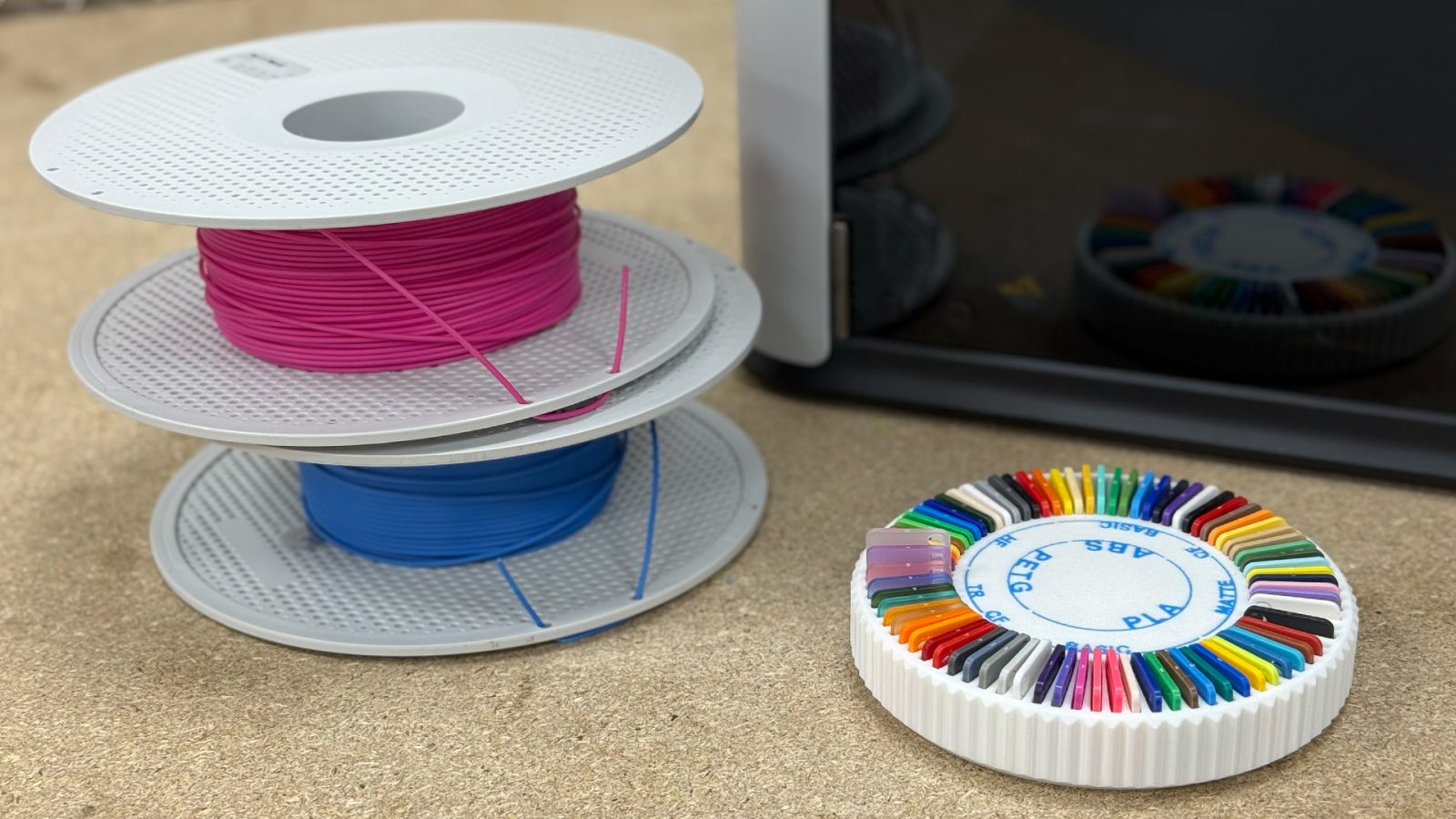 Color, material, function: we select the right PLA filament based on customer requirements and application.
