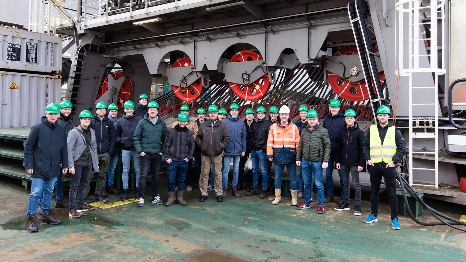 Het team van MechDes engineers tijdens een werkbezoek op de Allseas Pioneering Spirit. Werkbezoeken zijn een belangrijk onderdeel van ons engineeringstraject.