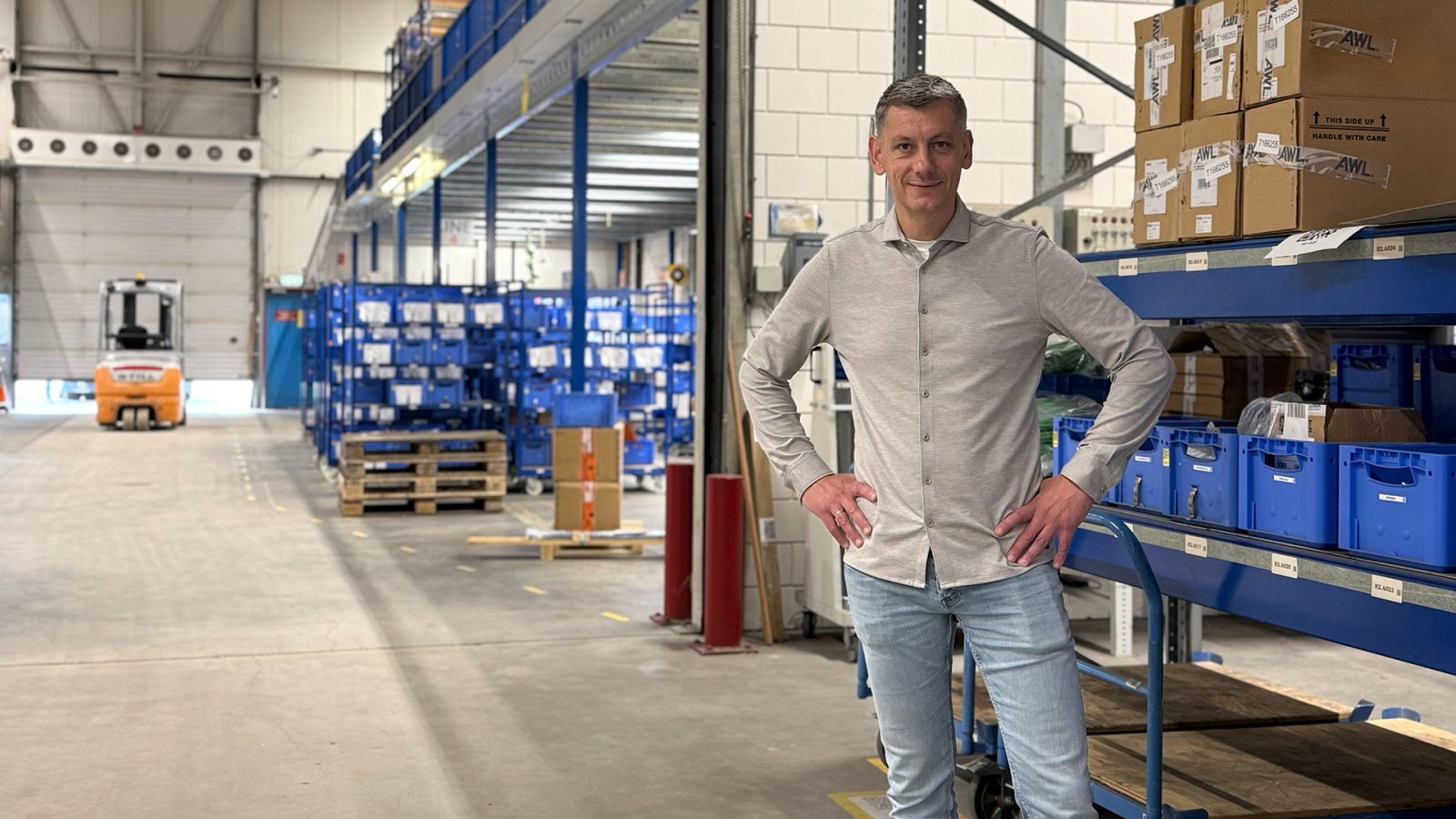 Gerrit kent het speelveld van beide kanten. Hij zit zelf aan tafel met klanten en weet precies waar onze meerwaarde ligt. Bij complexe vraagstukken voor machinebouw, maar ook in de intralogistieke sector.