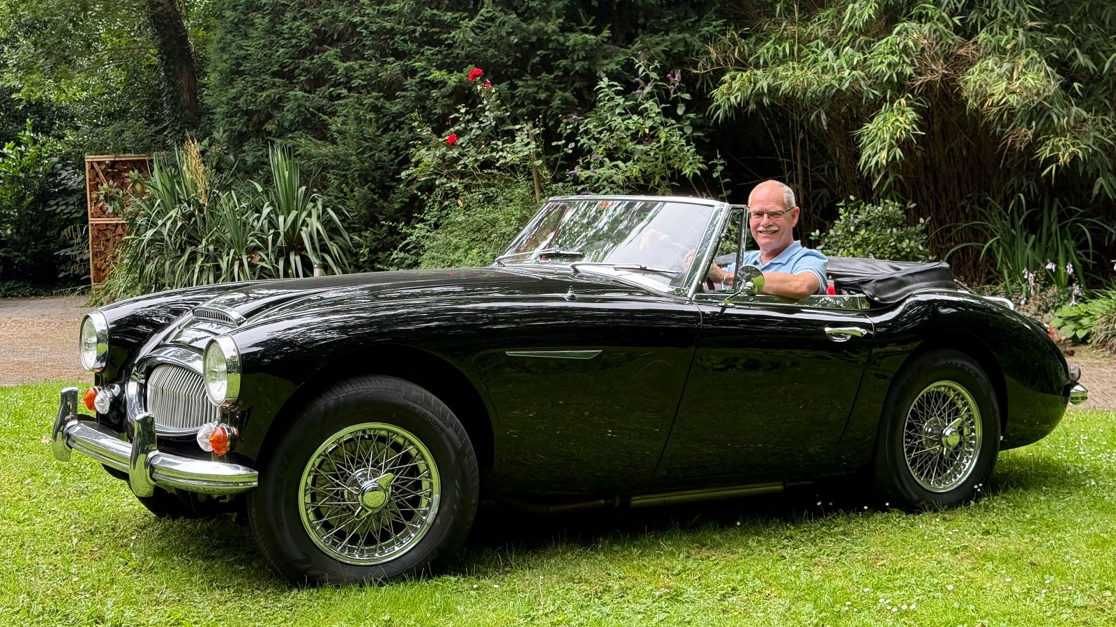 Kees gaat welverdiend toeren deze zomer met zijn 'nieuwe' Austin Healey uit 1967.